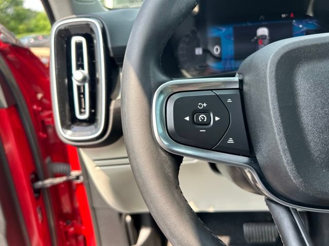 Used 2023 Volvo XC40 B4 Ultimate w/ Protection Package Premier FWD image 23