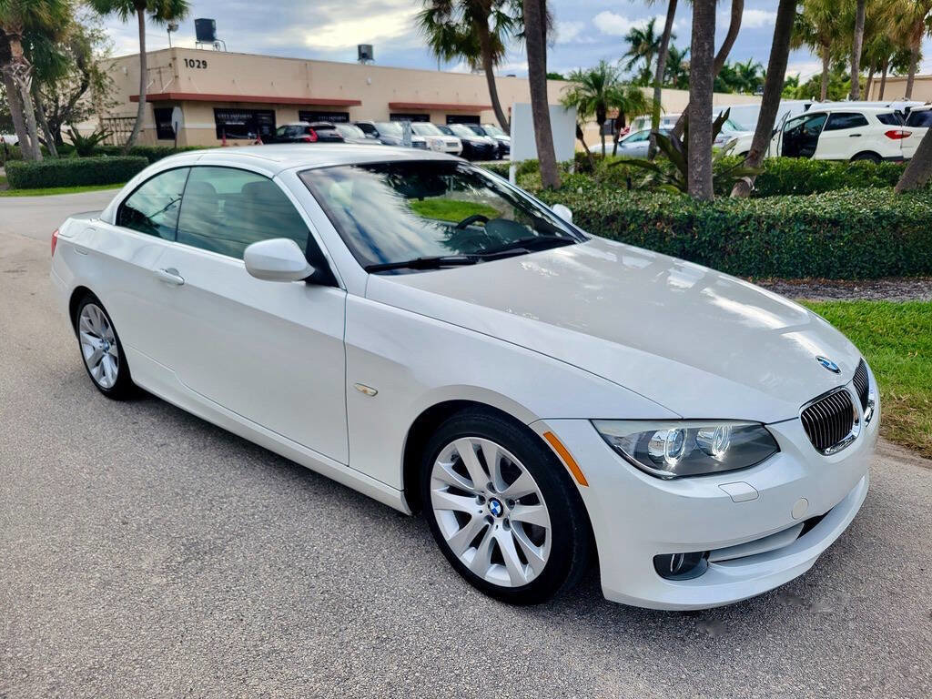 Used 2012 BMW 328i Convertible image 3