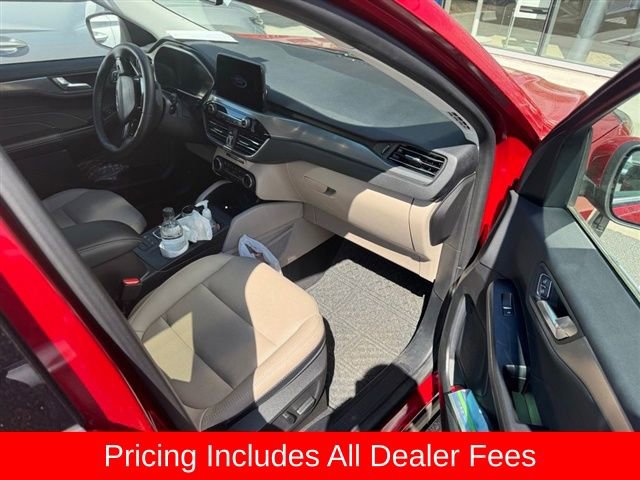 Used 2022 Ford Escape Titanium w/ Class II Trailer Tow Package AWD/4WD image 4
