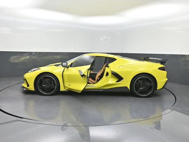Used 2022 Chevrolet Corvette Stingray Premium Cpe w/ Z51 Performance Package RWD image 36