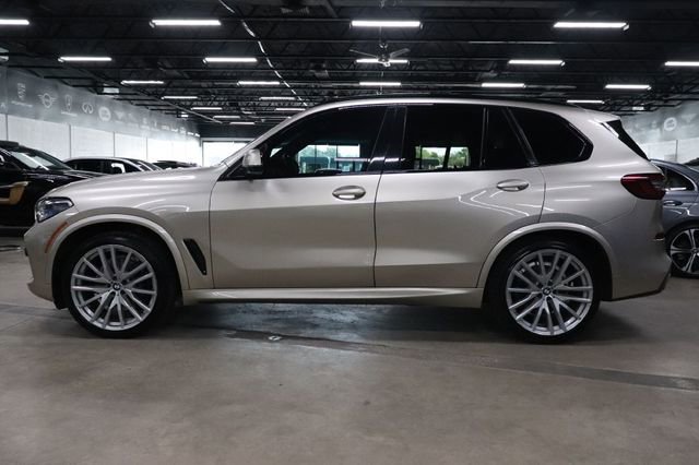 Used 2019 BMW X5 xDrive50i w/ M Sport Package image 2