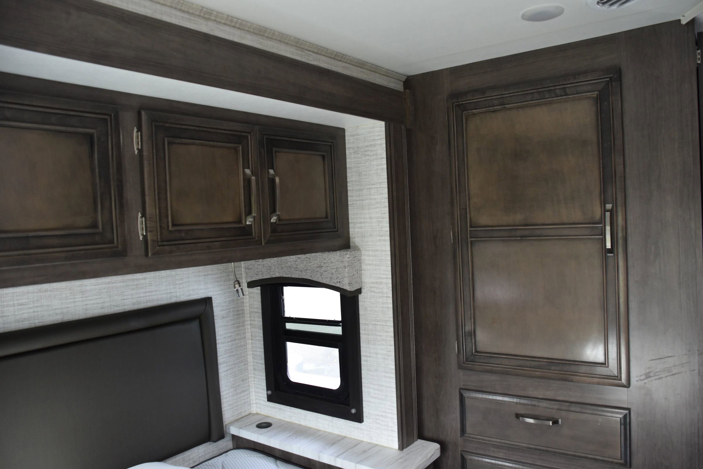 Used 2024 Ford E-450 and Econoline 450 Super Duty w/ Motorhome Prep Package RWD image 22