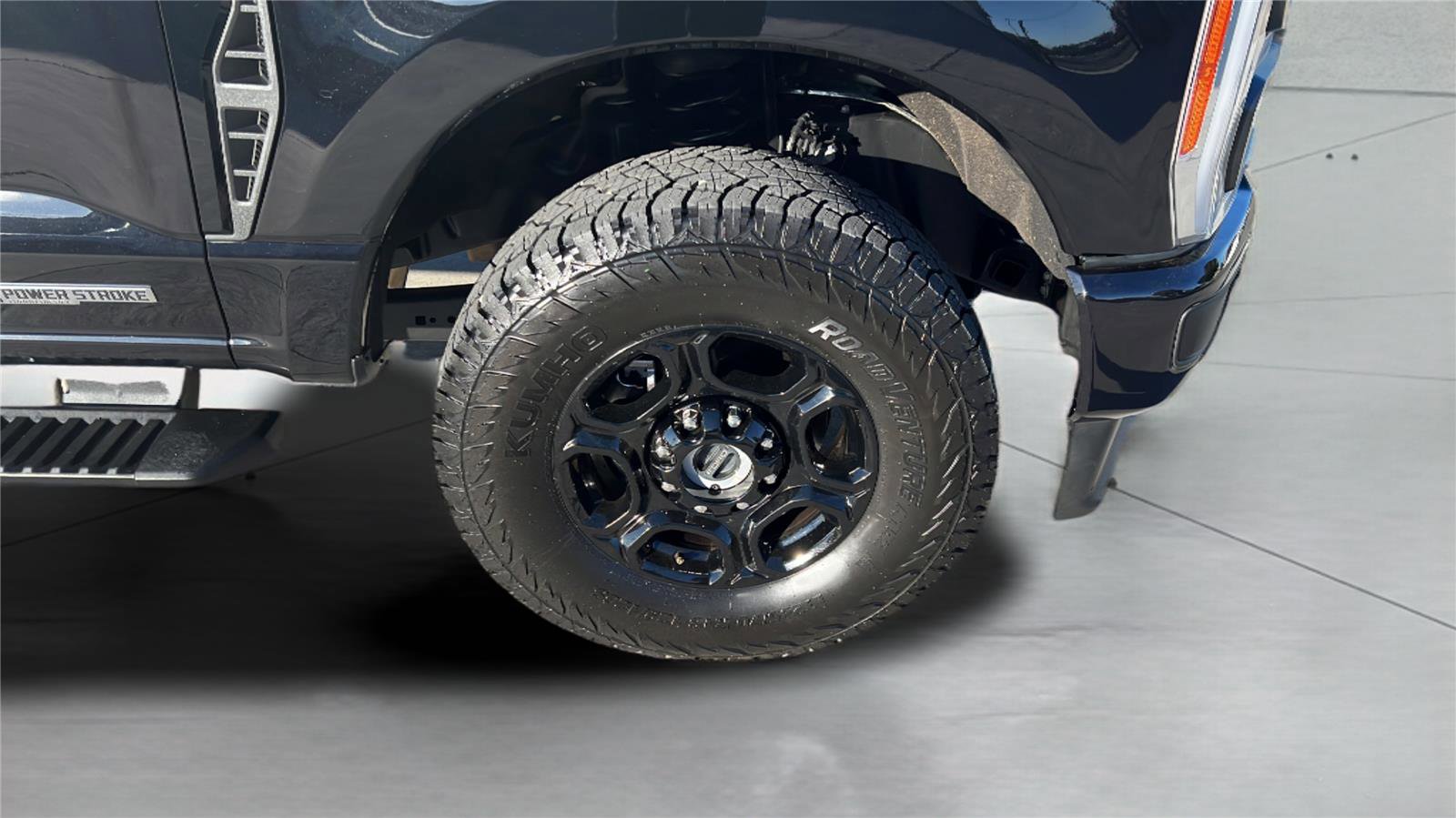 Used 2023 Ford F250 XL w/ STX Appearance Package AWD/4WD image 19