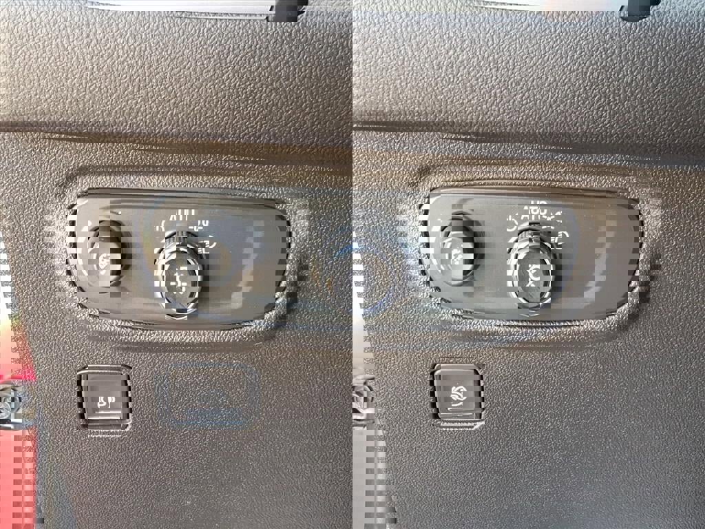 Used 2021 GMC Terrain SLE w/ Driver Convenience Package image 16