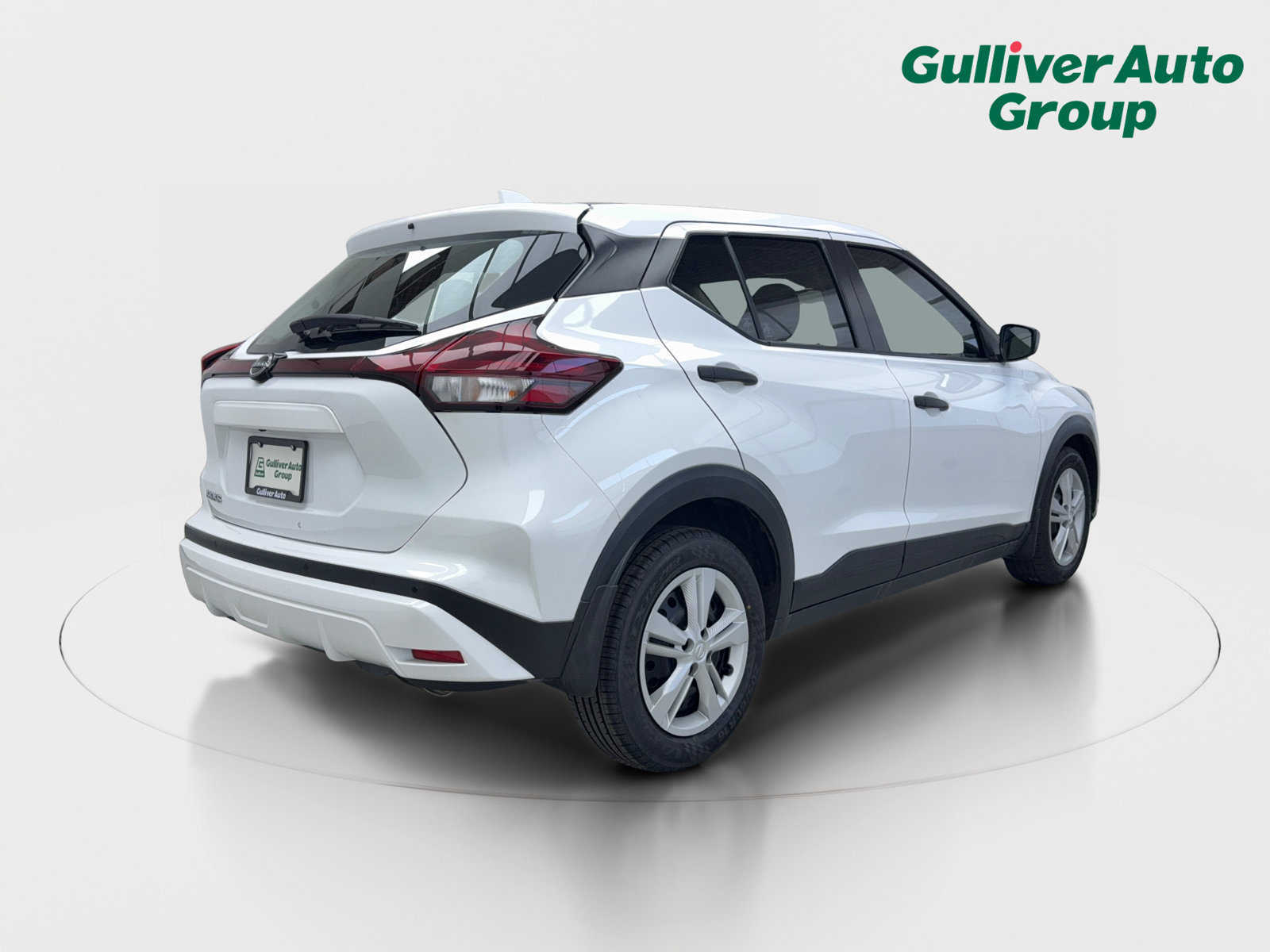 Used 2023 Nissan Kicks S FWD image 9
