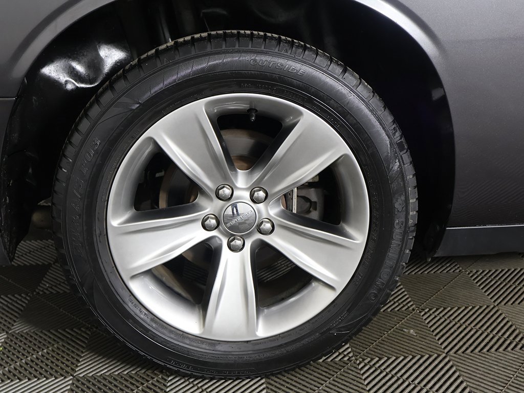 Used 2019 Dodge Challenger SXT image 18