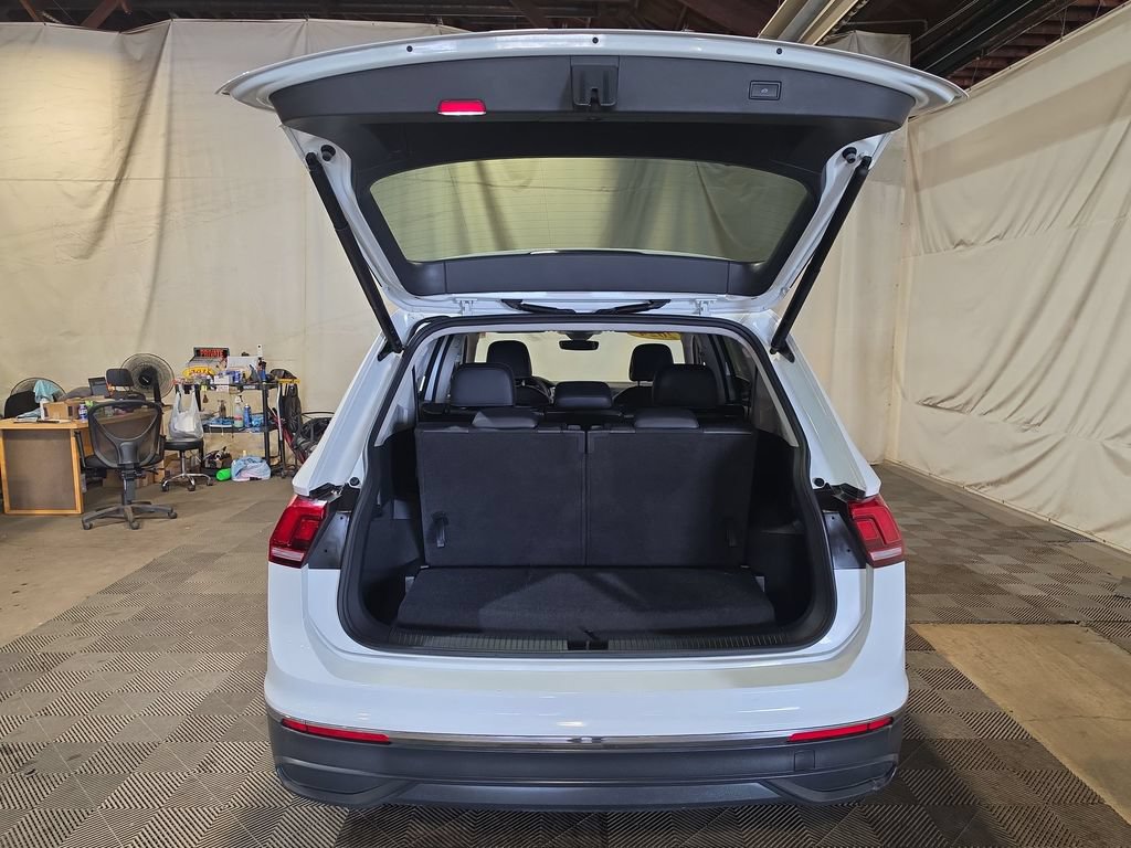Used 2024 Volkswagen Tiguan SE FWD image 19