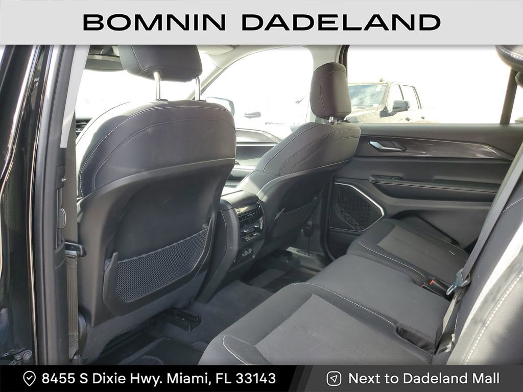 Used 2022 Jeep Grand Cherokee L Laredo w/ Luxury Tech Group I image 11