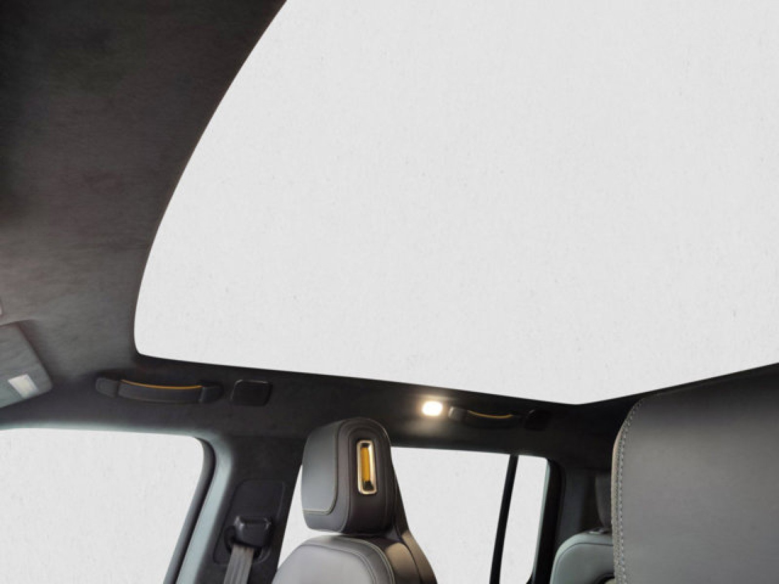 Used 2023 Rivian R1S Adventure AWD/4WD image 12