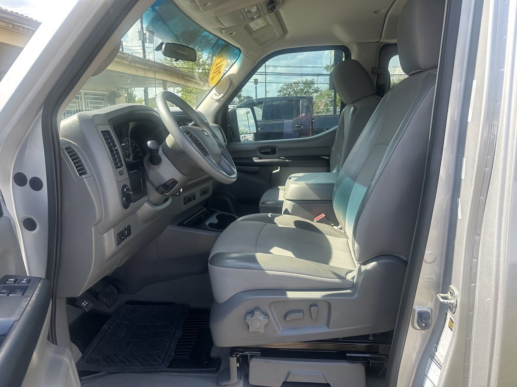 Used 2019 Nissan NV 3500 SV w/ Navigation Package RWD image 9