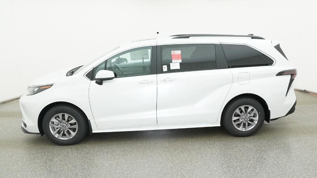 New 2026 Toyota Sienna XLE FWD image 21