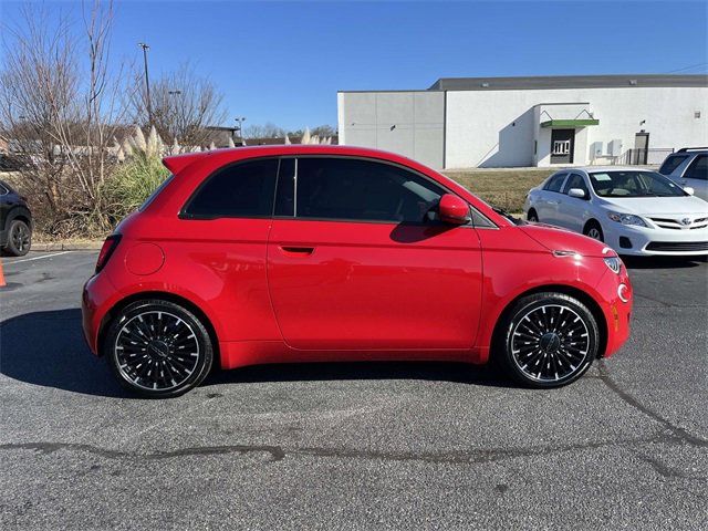 Used 2024 FIAT 500 e (RED) video 2