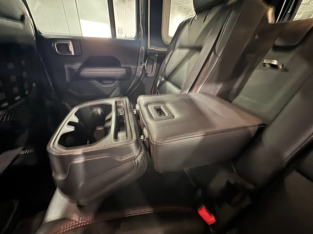 Used 2018 Jeep Wrangler Unlimited Rubicon w/ LED Lighting Group image 30