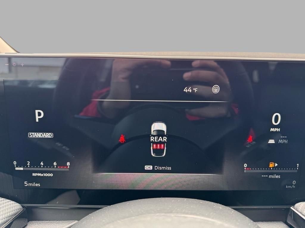 Certified 2025 Nissan Kicks SR image 17