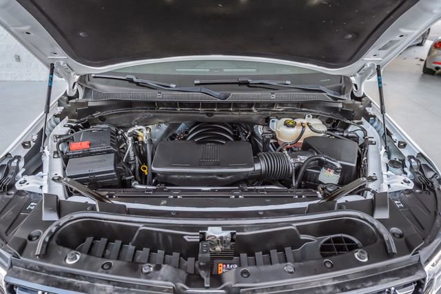 Used 2023 Chevrolet Suburban Premier image 17