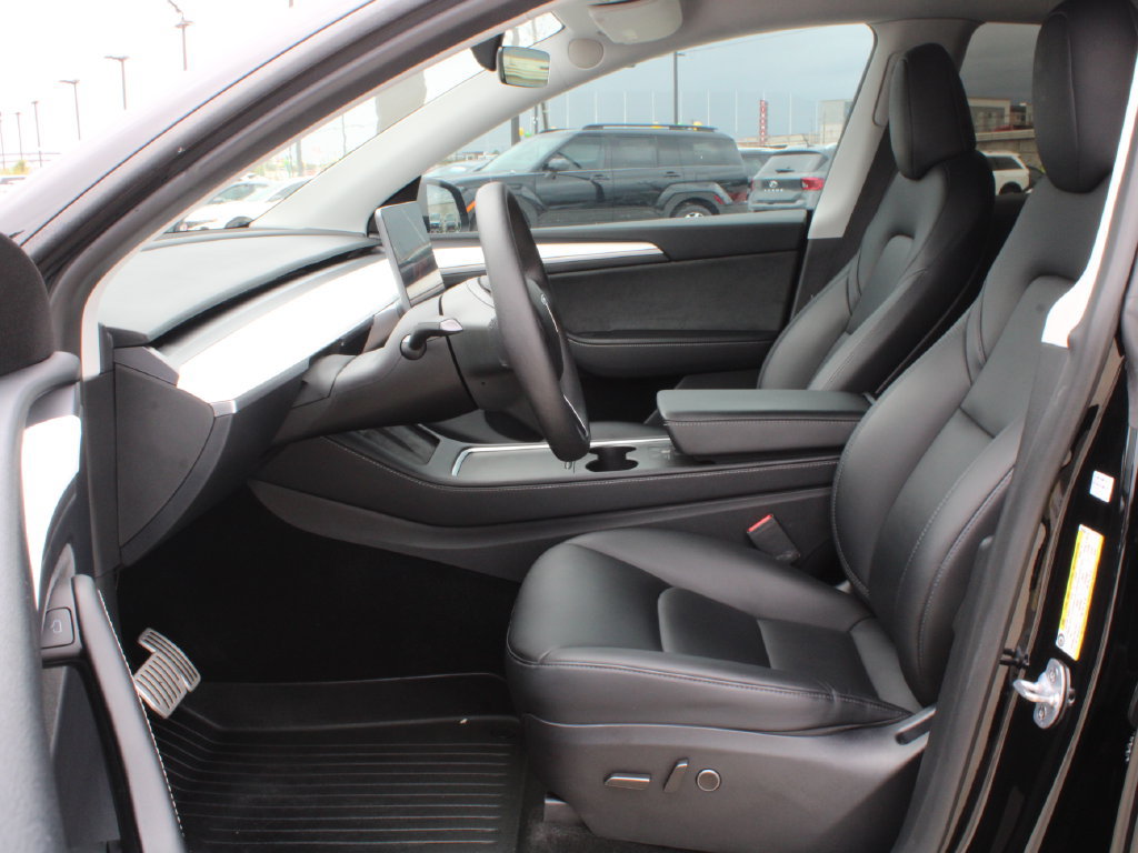 Used 2024 Tesla Model Y Performance AWD/4WD image 15