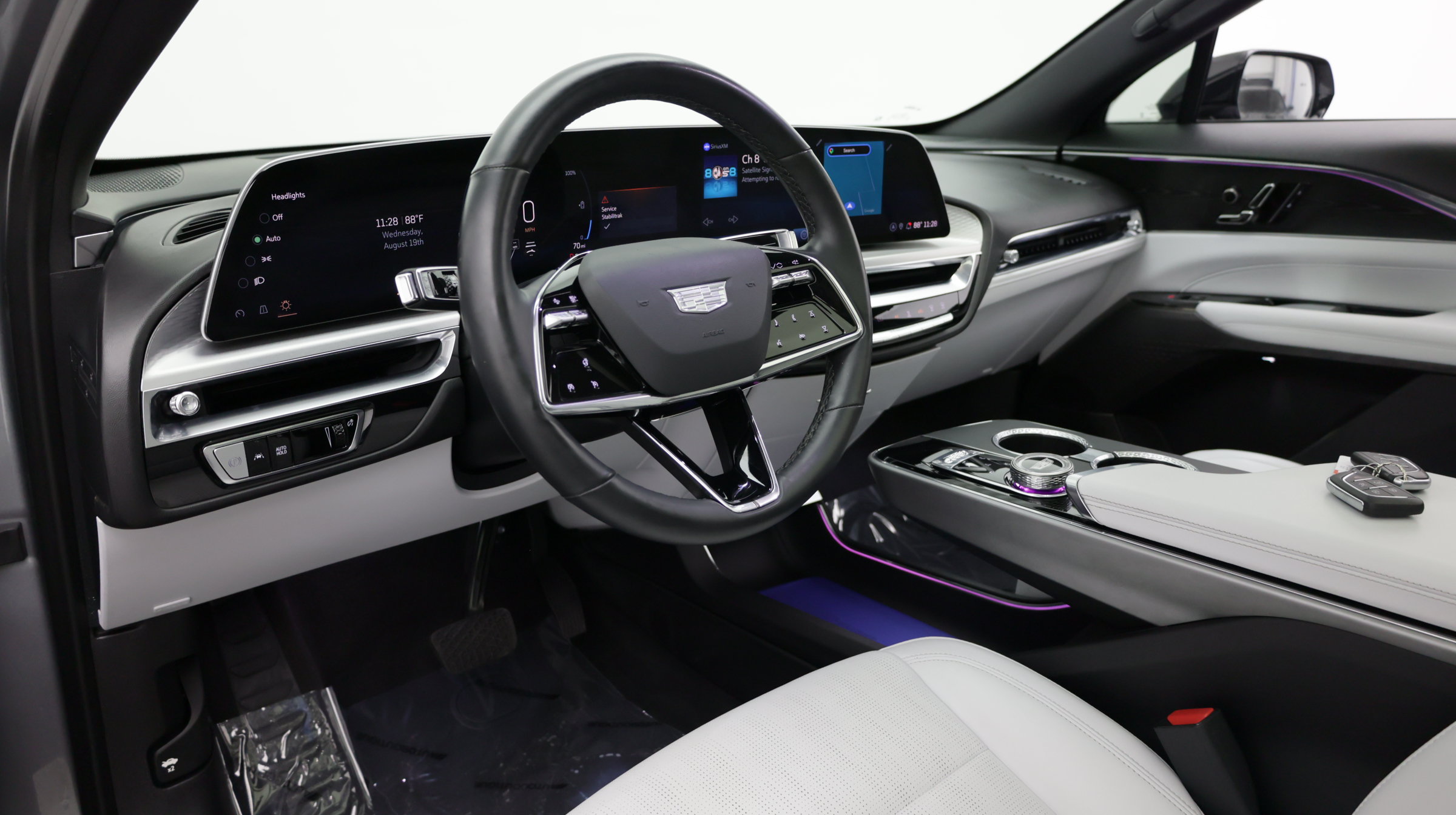 Used 2024 Cadillac Lyriq Luxury RWD image 11