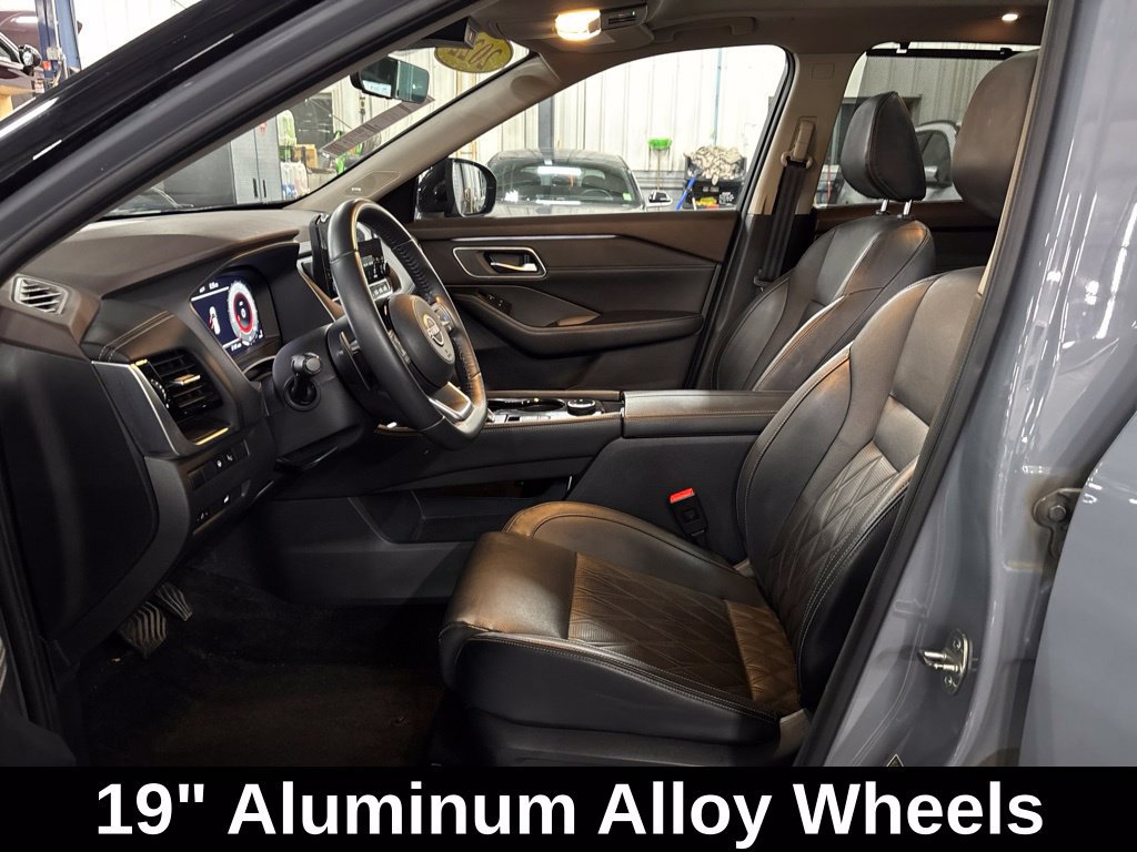 Used 2022 Nissan Rogue Platinum w/ Head-Up Display Package AWD/4WD image 17