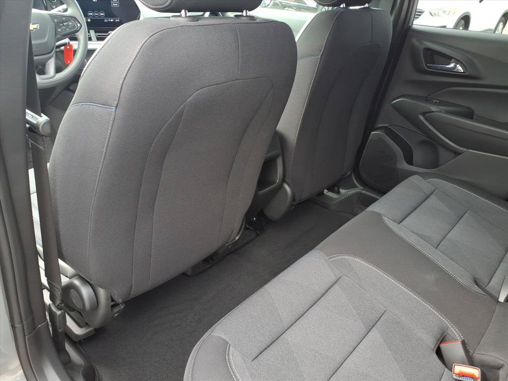 New 2026 Chevrolet Trax LS w/ LS Convenience Package FWD image 8