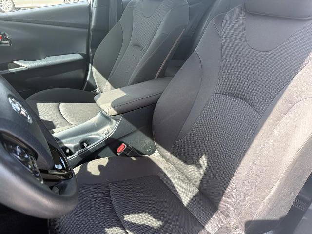 Used 2019 Toyota Prius L Eco w/ Carpet Mat Package FWD image 20