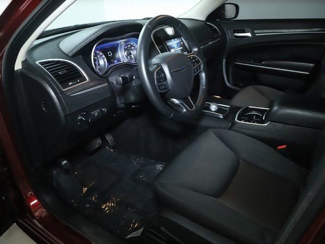 Used 2022 Chrysler 300 Touring w/ Sport Appearance Package image 17