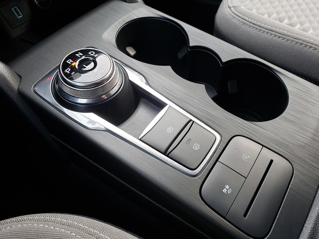 Used 2020 Ford Escape SE image 24