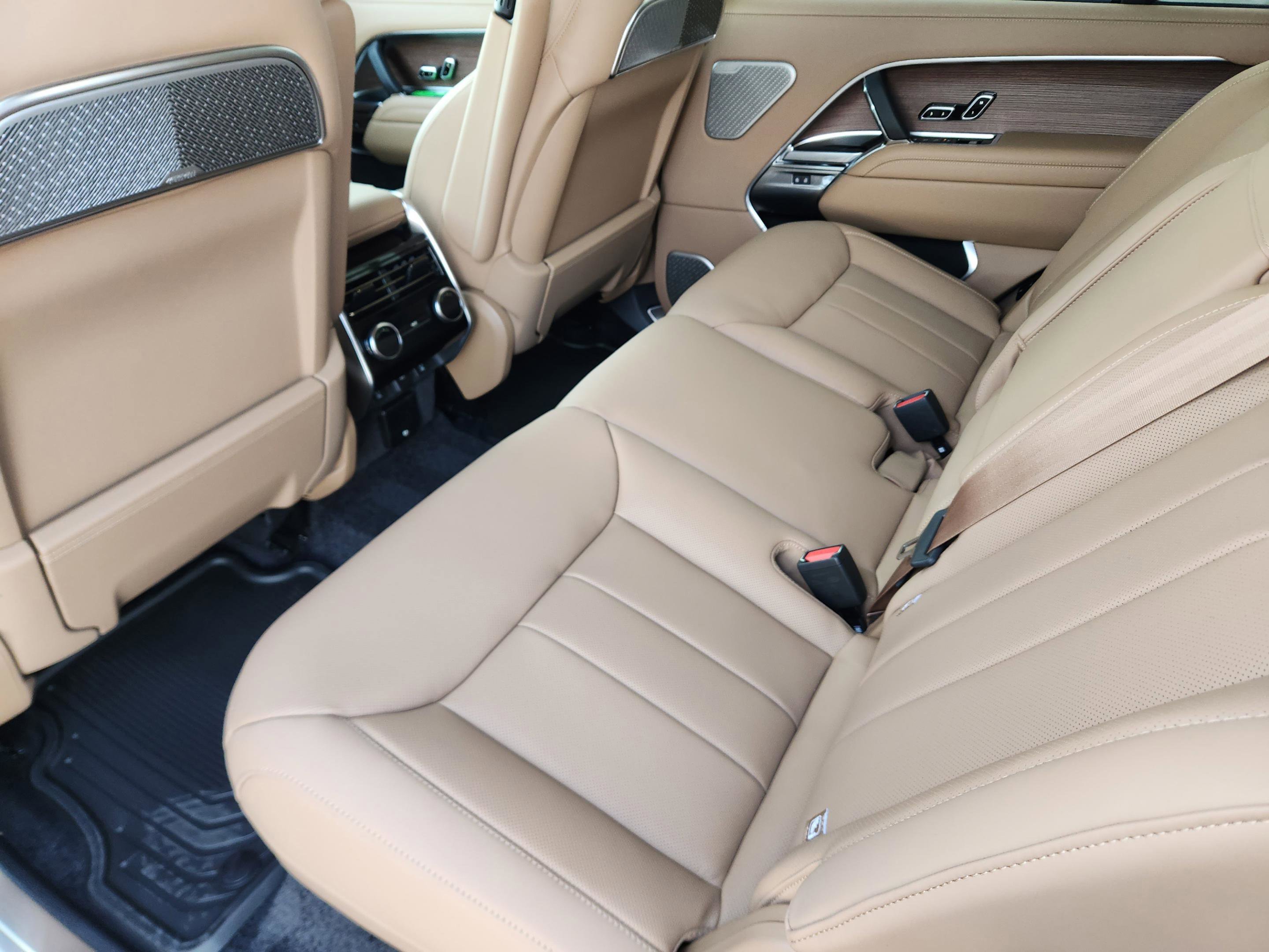 New 2026 Land Rover Range Rover Long Wheelbase Autobiography image 24