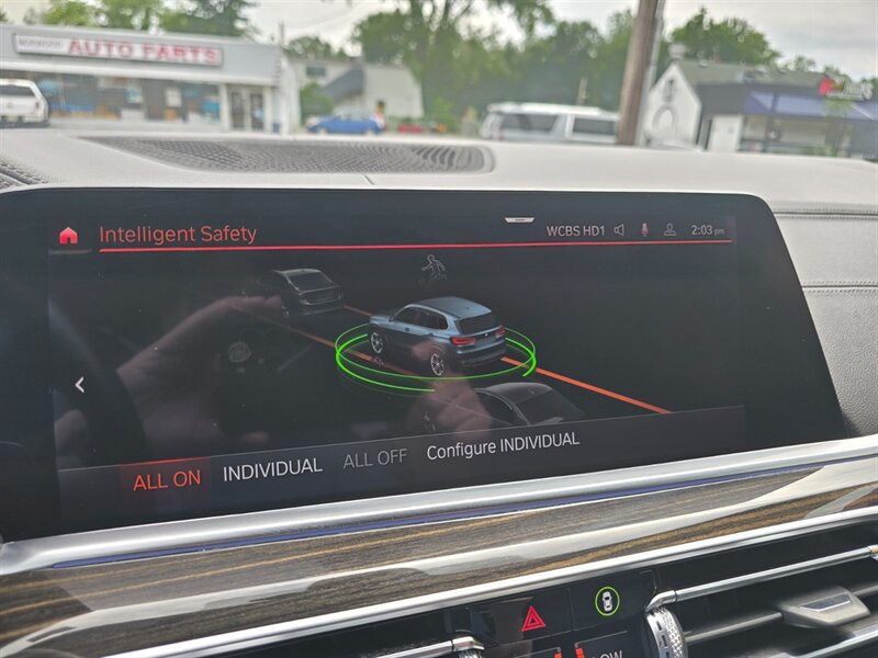 Used 2019 BMW X5 xDrive40i w/ Executive Package AWD/4WD image 14