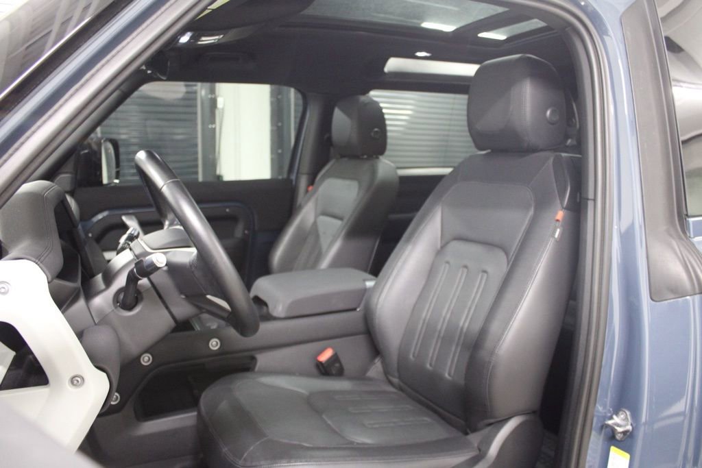 Certified 2022 Land Rover Defender 90 X-Dynamic S AWD/4WD image 5