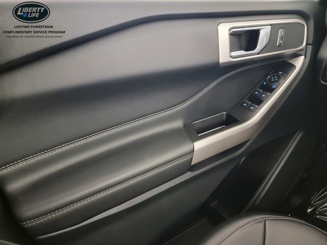 Used 2024 Ford Explorer XLT w/ Equipment Group 202A AWD/4WD image 32