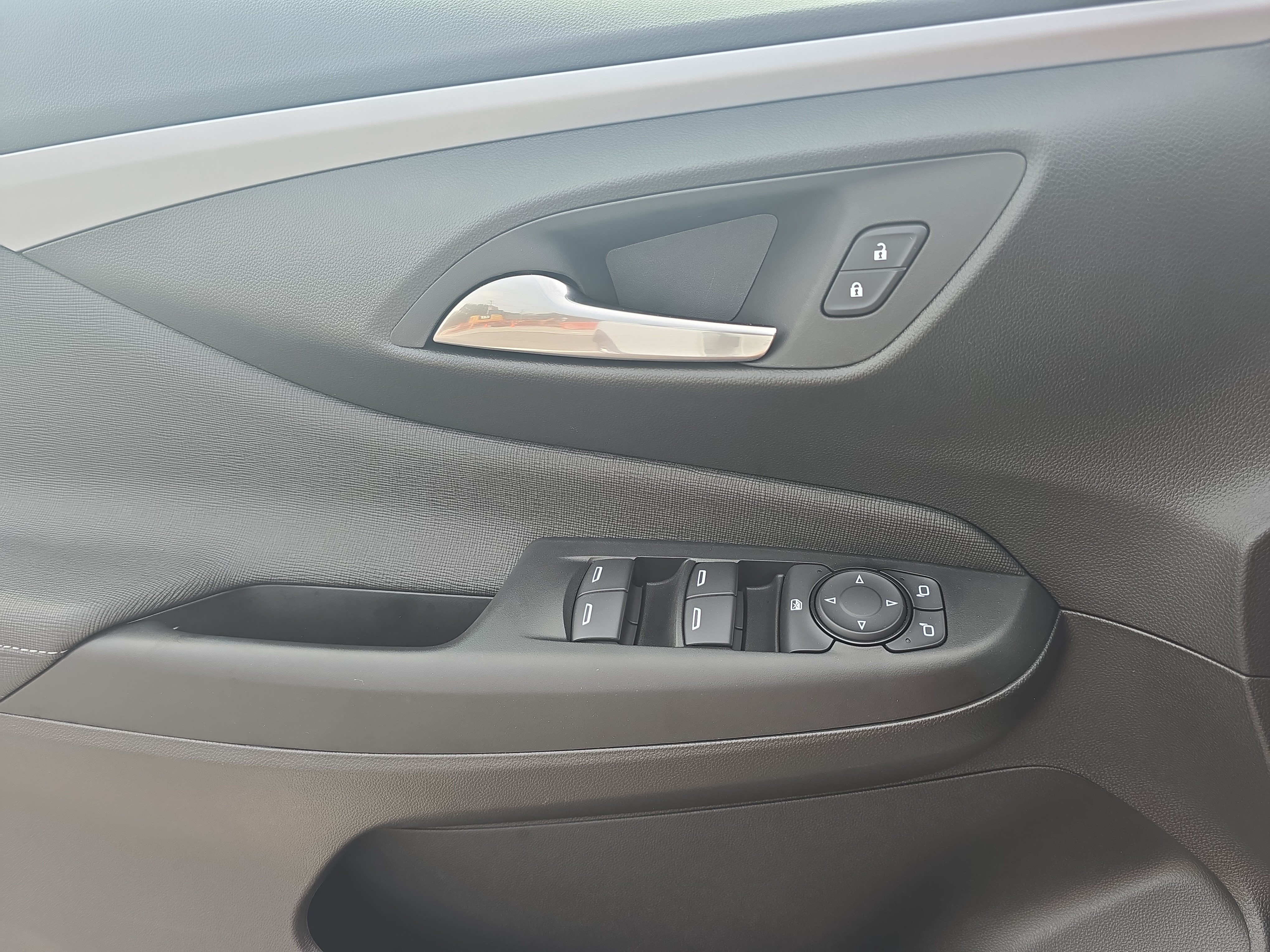 Used 2025 Buick Envista Preferred w/ Convenience I Package FWD image 28