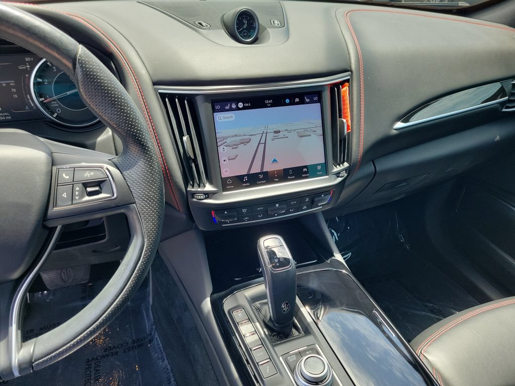 Used 2022 Maserati Levante GT AWD/4WD image 21