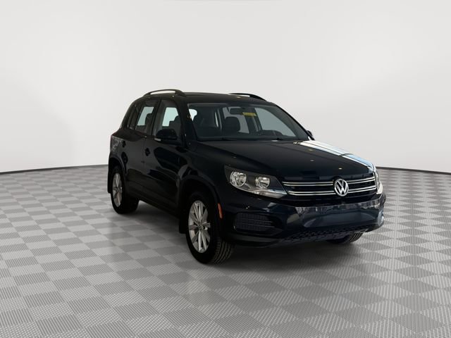 Used 2017 Volkswagen Tiguan Limited w/ Premium Package image 2