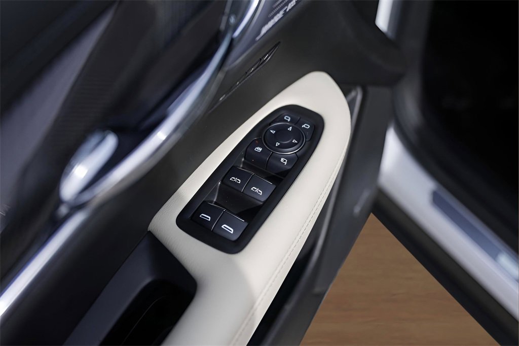 Certified 2023 Cadillac XT6 Sport w/ Technology Package image 25