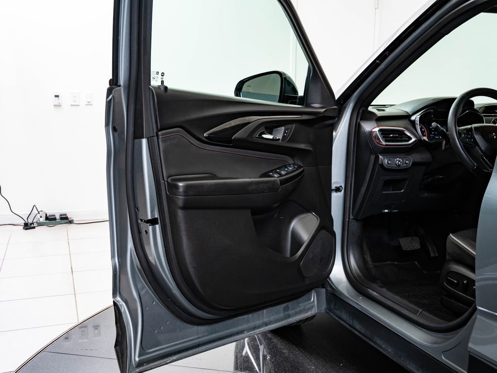 Used 2023 Chevrolet TrailBlazer RS w/ Convenience Package image 26