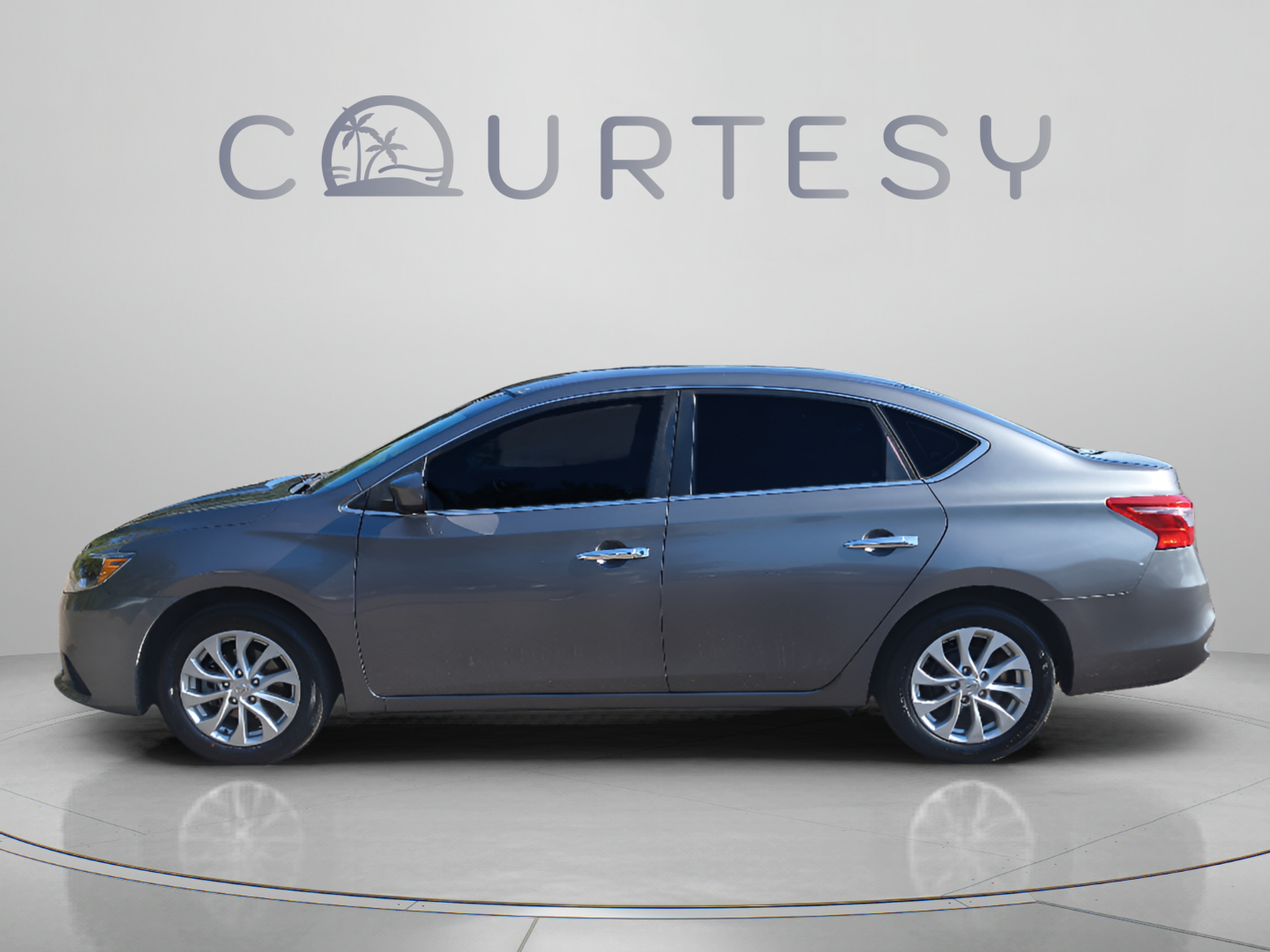 Used 2018 Nissan Sentra SV FWD image 2