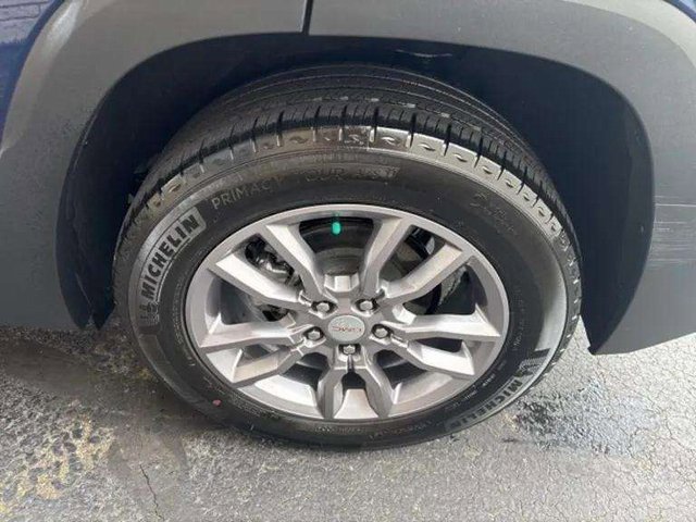 Used 2022 GMC Terrain SLT w/ Tech Package image 14