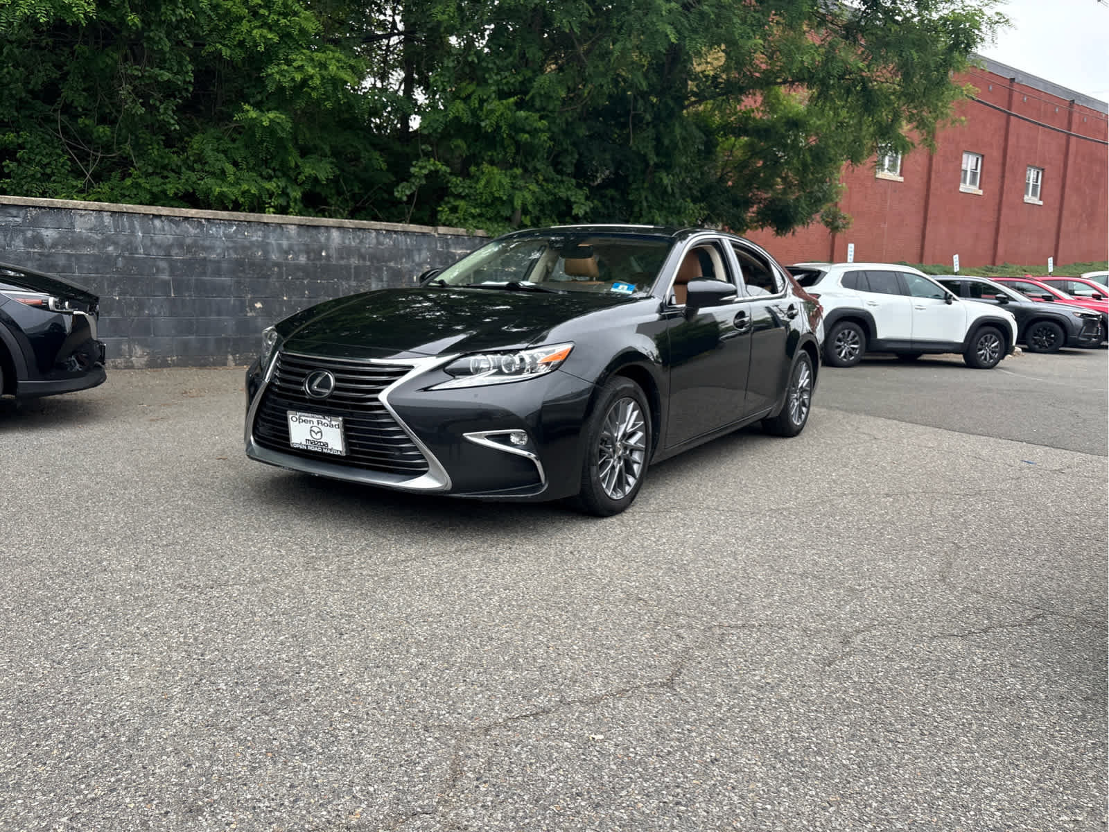 Used 2018 Lexus ES 350 w/ Navigation System Package FWD image 2