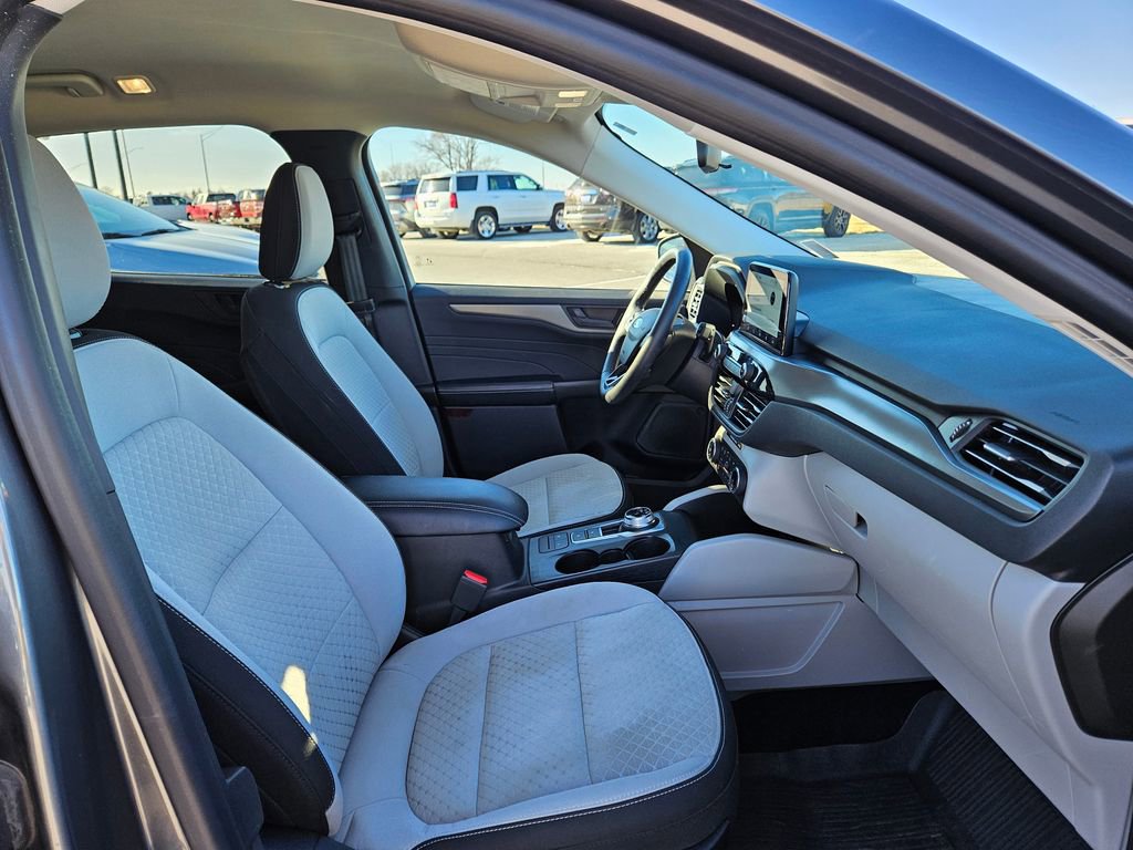 Used 2023 Ford Escape Active image 35