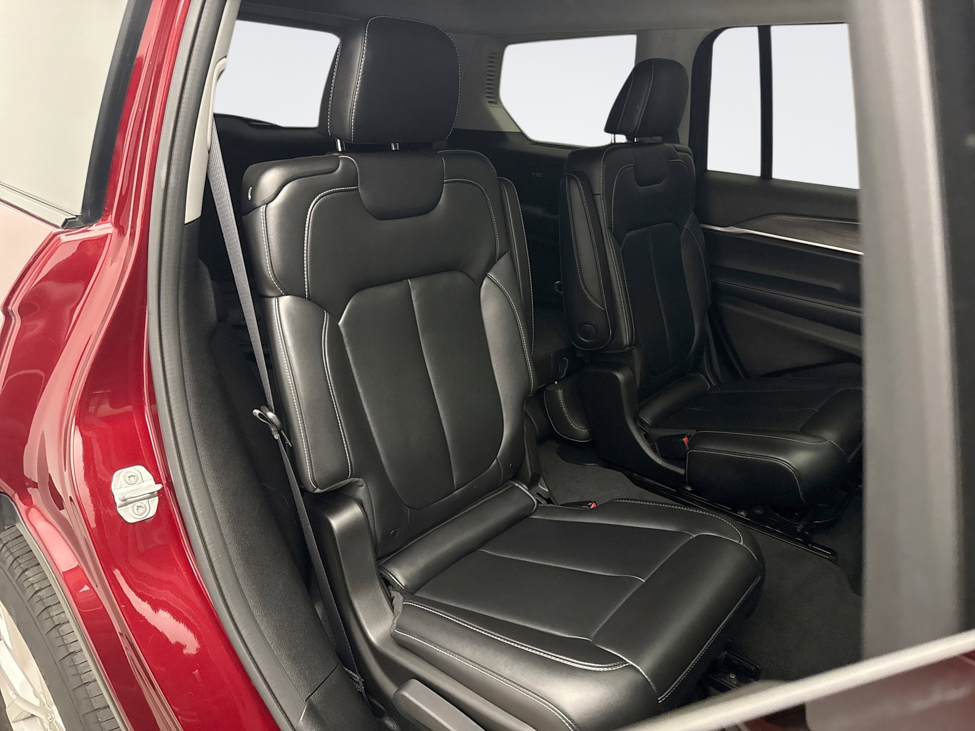 Used 2022 Jeep Grand Cherokee L Limited AWD/4WD image 19