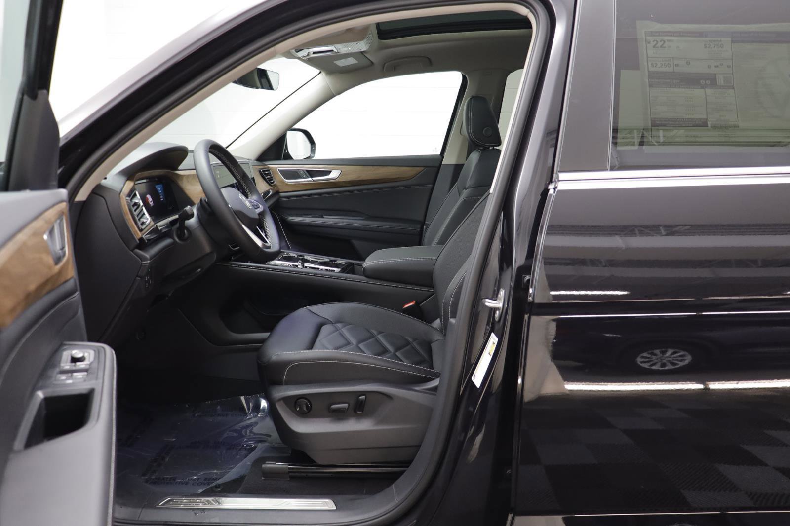 New 2026 Volkswagen Atlas SE image 5