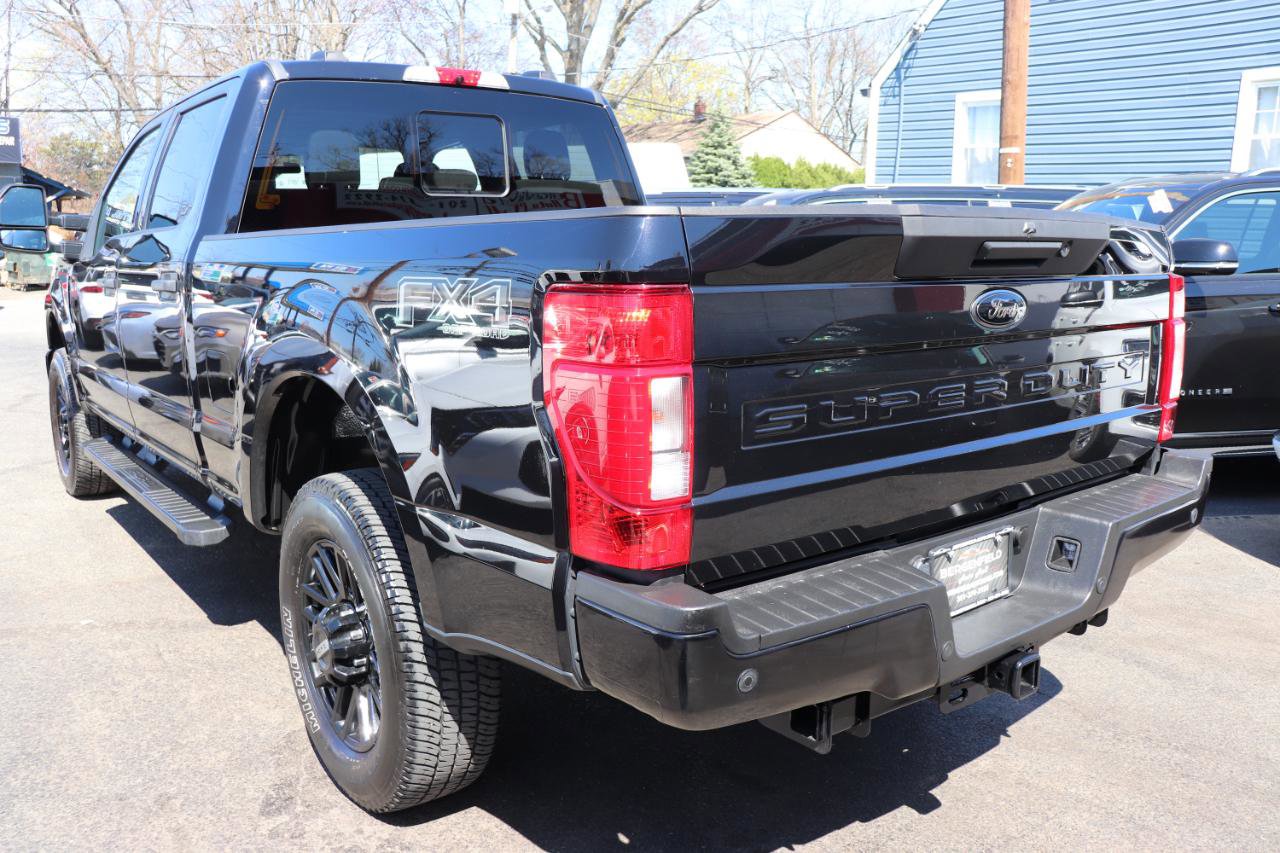 Used 2022 Ford F250 XLT w/ Black Appearance Package image 3