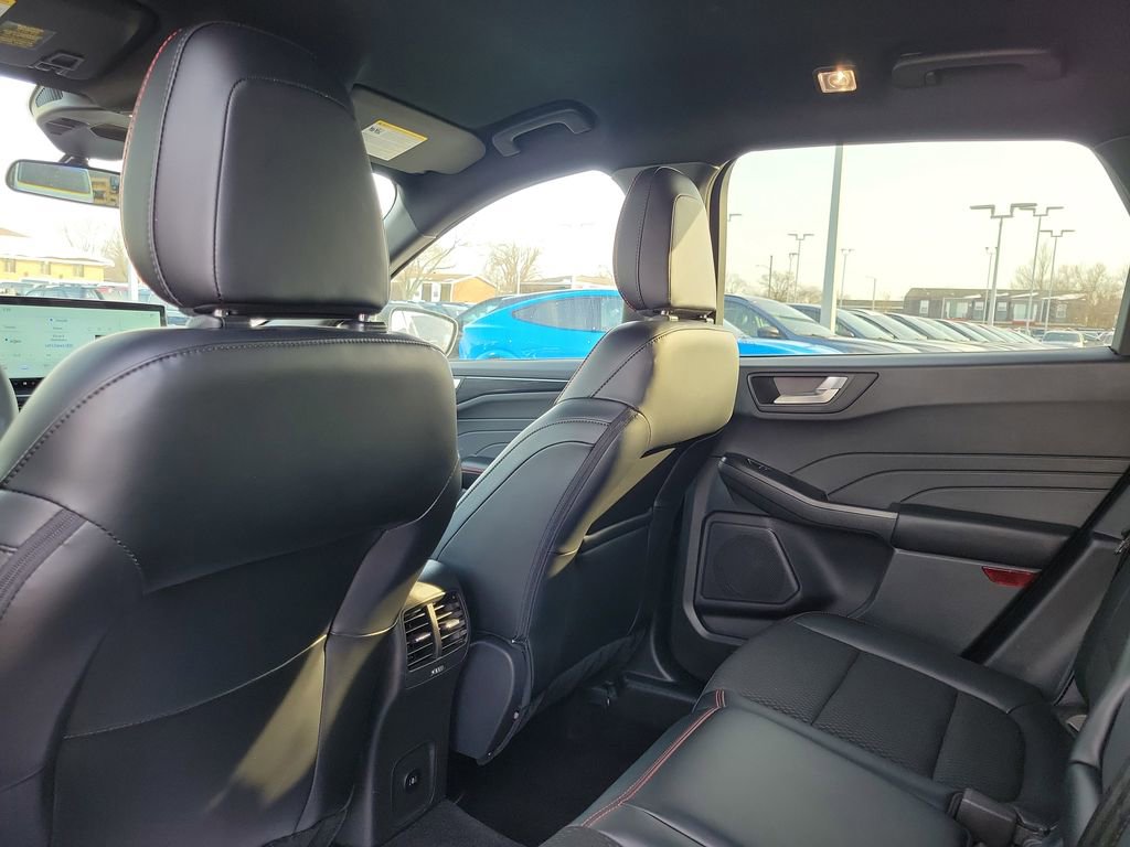 Certified 2025 Ford Escape ST-Line w/ Tech Pack #1 image 15