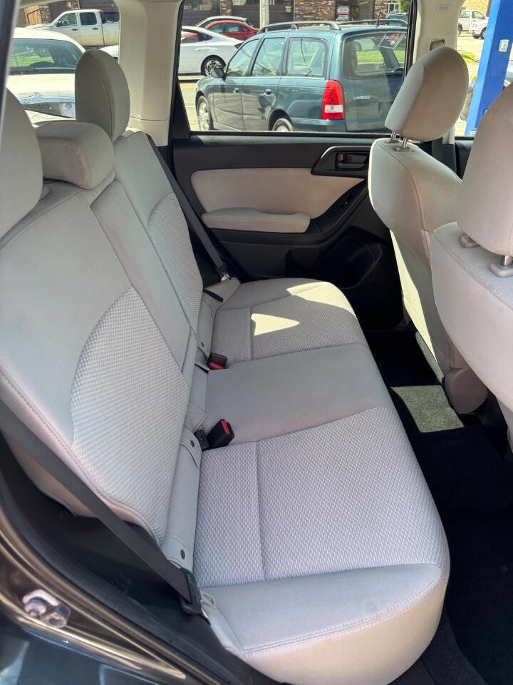 Used 2015 Subaru Forester 2.5i Premium w/ All-Weather Package AWD/4WD image 10
