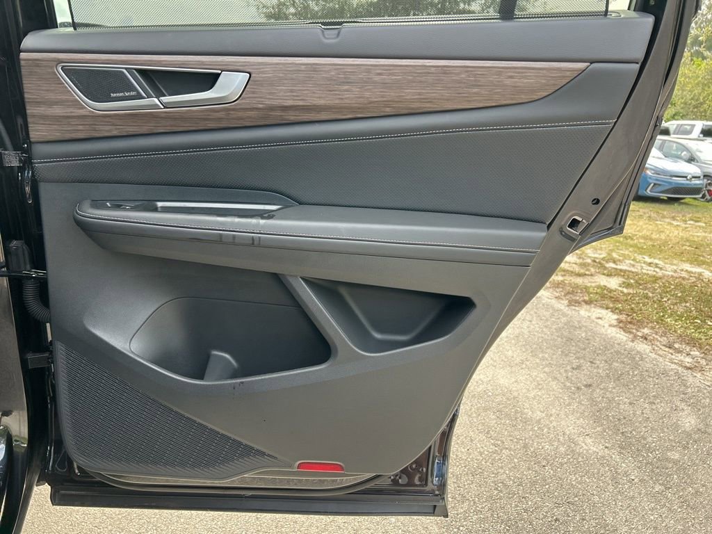 Used 2025 Volkswagen Atlas SEL Premium R-Line image 48