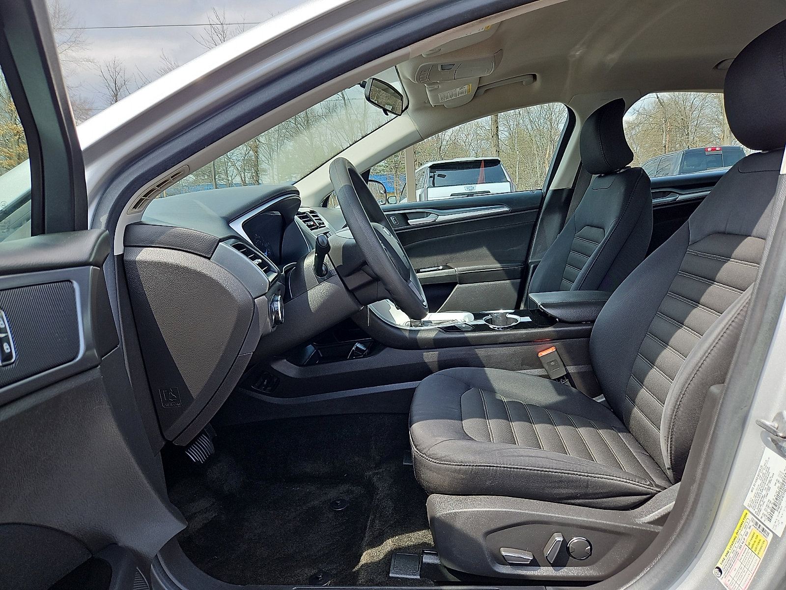 Used 2015 Ford Fusion SE image 13