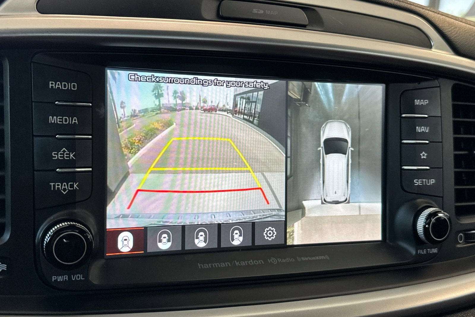 Used 2019 Kia Sorento SX image 21