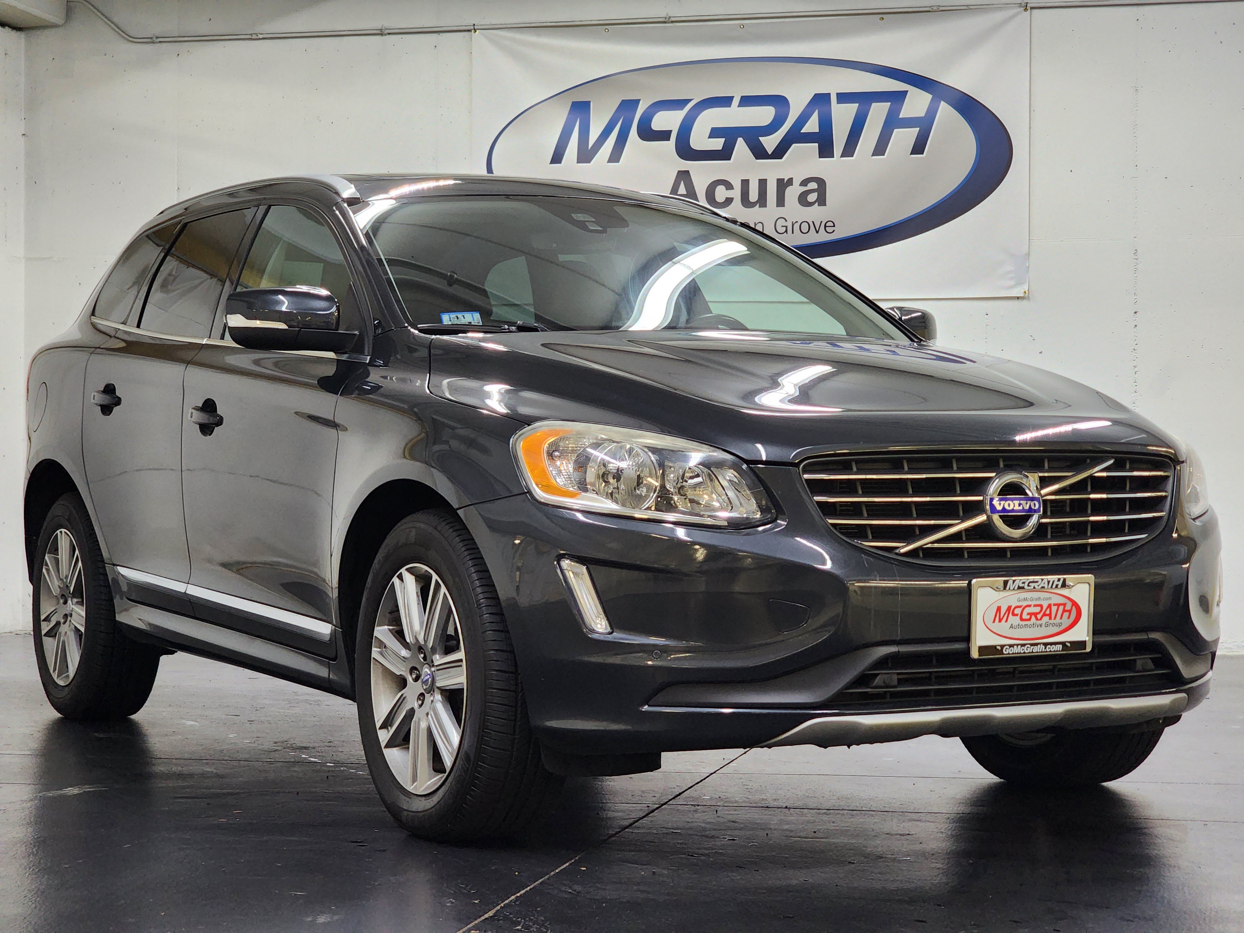 Used 2016 Volvo XC60 T6 w/ Climate Package AWD/4WD image 3