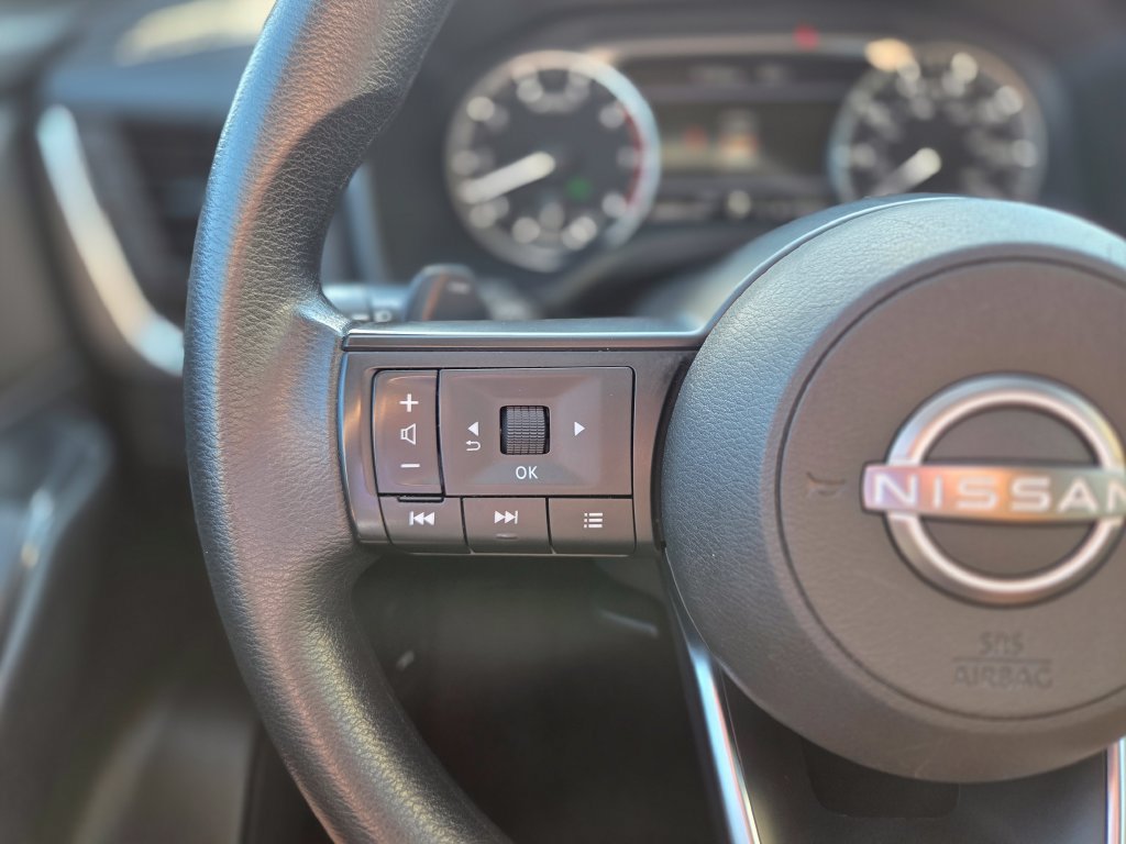 Used 2024 Nissan Rogue S AWD/4WD image 17