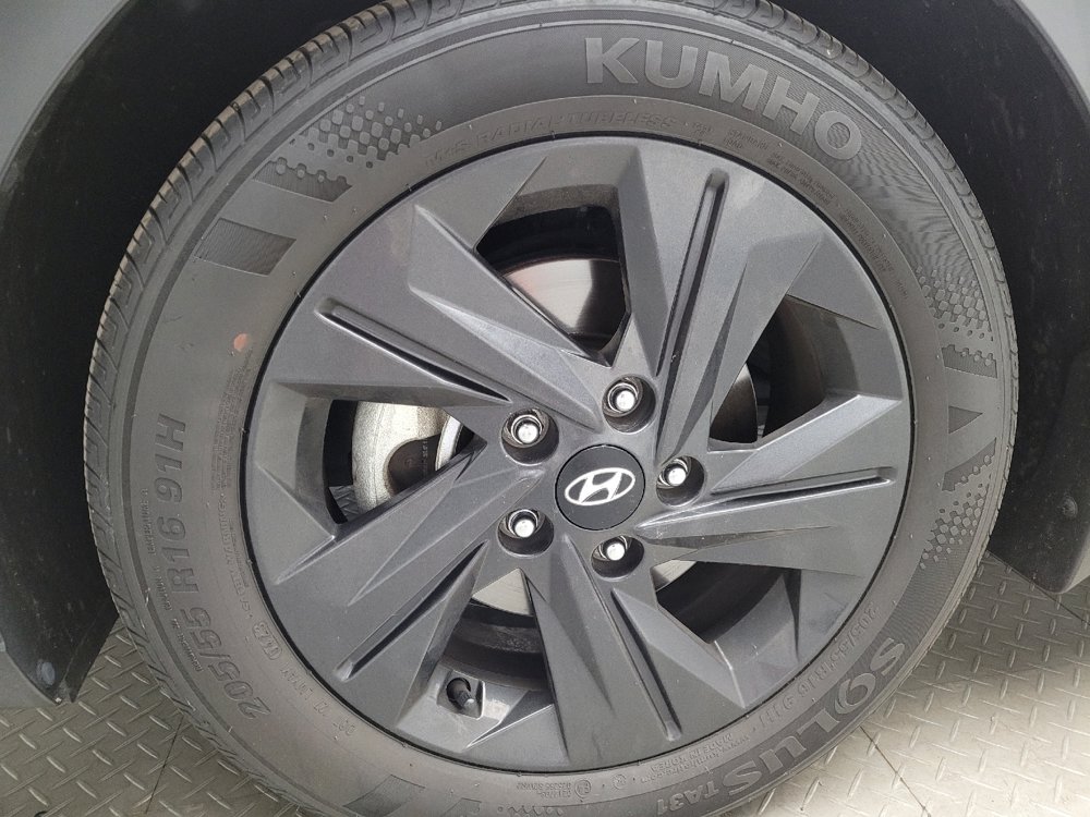 Used 2023 Hyundai Elantra SEL FWD image 31
